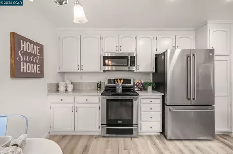 Kitchen - 1111 Crest Ridge Ln, Concord, CA 94521 photo 2 of 5