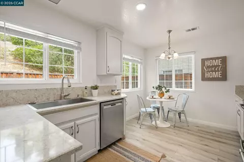 Kitchen - 1111 Crest Ridge Ln, Concord, CA 94521 photo 4 of 5
