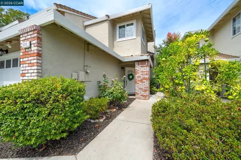 Exterior - 1111 Crest Ridge Ln, Concord, CA 94521 photo 4 of 6