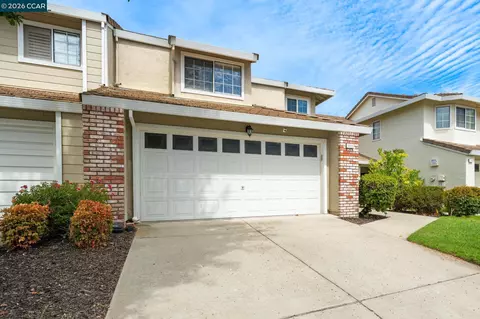 Exterior - 1111 Crest Ridge Ln, Concord, CA 94521 photo 3 of 6