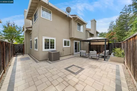 Exterior - 1111 Crest Ridge Ln, Concord, CA 94521 photo 6 of 6