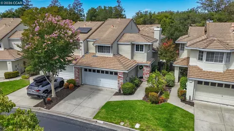 View/Area - 1111 Crest Ridge Ln, Concord, CA 94521 photo 1 of 10