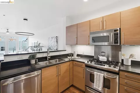 Kitchen - 200 2nd St #403, Oakland, CA 94607 photo 3 of 4