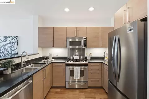 Kitchen - 200 2nd St #403, Oakland, CA 94607 photo 2 of 4
