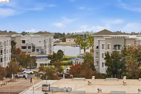 View/Area - 200 2nd St #403, Oakland, CA 94607 photo 2 of 3