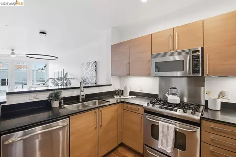 Kitchen - 200 2nd St #403, Oakland, CA 94607 photo 3 of 4
