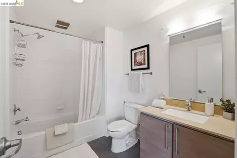 Bath - 200 2nd St #403, Oakland, CA 94607 photo 1 of 2