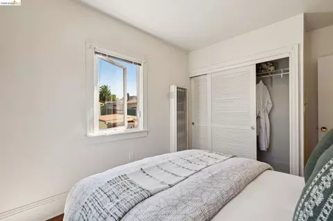 Bedroom - 1152-1156 Francisco St, Berkeley, CA 94702 photo 6 of 13