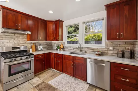 Kitchen - 1152-1156 Francisco St, Berkeley, CA 94702 photo 7 of 8
