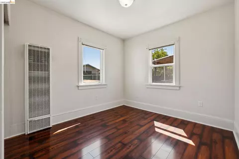 Bedroom - 1152-1156 Francisco St, Berkeley, CA 94702 photo 9 of 13