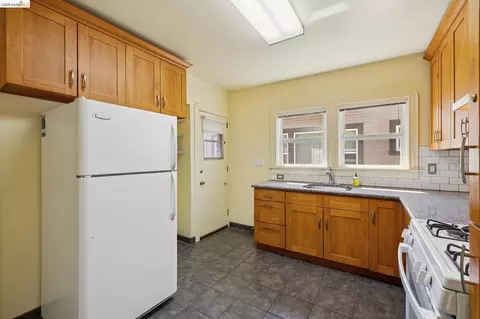 Kitchen - 1152 Francisco St, Berkeley, CA 94702 photo 5 of 9