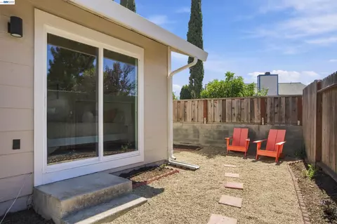 Exterior - 1057 Topsail Dr, Vallejo, CA 94591 photo 9 of 11