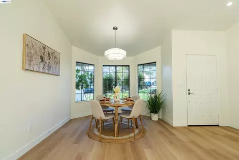 Dining - 1057 Topsail Dr, Vallejo, CA 94591 photo 1 of 3