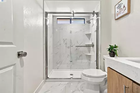 Bath - 1057 Topsail Dr, Vallejo, CA 94591 photo 6 of 6