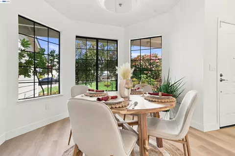 Dining - 1057 Topsail Dr, Vallejo, CA 94591 photo 2 of 3