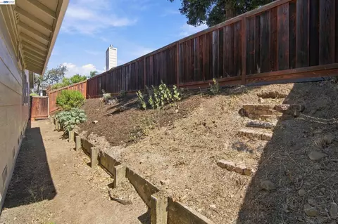 Exterior - 1057 Topsail Dr, Vallejo, CA 94591 photo 11 of 11
