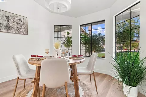 Dining - 1057 Topsail Dr, Vallejo, CA 94591 photo 3 of 3