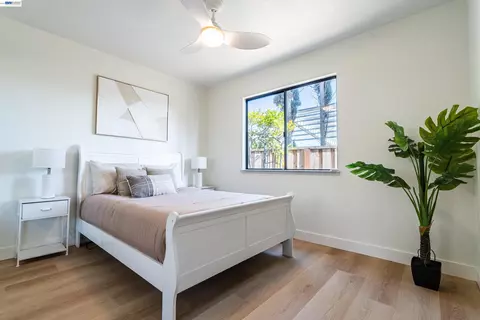 Bedroom - 1057 Topsail Dr, Vallejo, CA 94591 photo 4 of 11