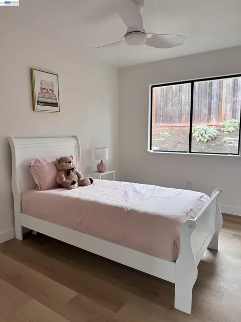 Bedroom - 1057 Topsail Dr, Vallejo, CA 94591 photo 3 of 11