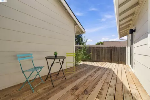 Exterior - 1057 Topsail Dr, Vallejo, CA 94591 photo 8 of 11