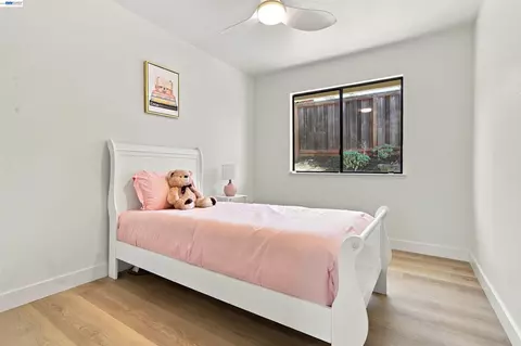 Bedroom - 1057 Topsail Dr, Vallejo, CA 94591 photo 6 of 11
