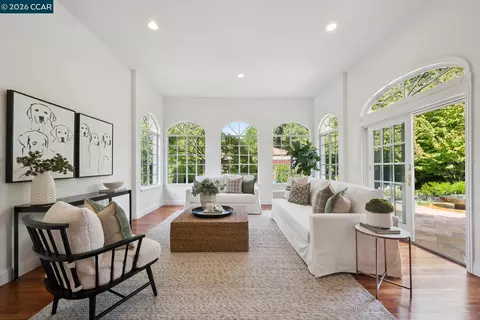 Living - 2 Reliez Manor Ct, Lafayette, CA 94549 photo 3 of 4