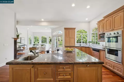 Kitchen - 2 Reliez Manor Ct, Lafayette, CA 94549 photo 3 of 3