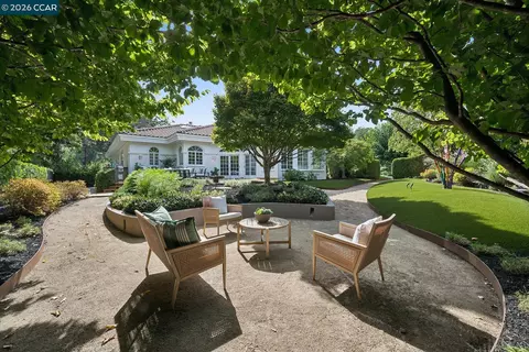 Exterior - 2 Reliez Manor Ct, Lafayette, CA 94549 photo 2 of 8