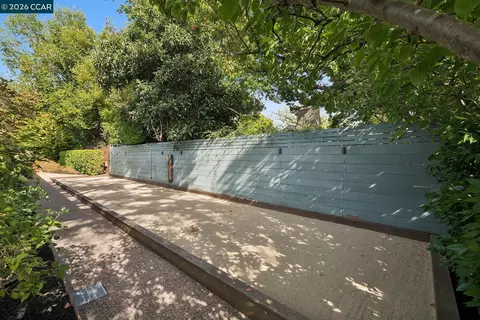 Exterior - 2 Reliez Manor Ct, Lafayette, CA 94549 photo 7 of 8