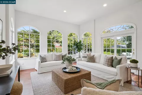 Living - 2 Reliez Manor Ct, Lafayette, CA 94549 photo 4 of 4