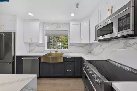 2578 Oak Rd #215, Walnut Creek, CA 94597