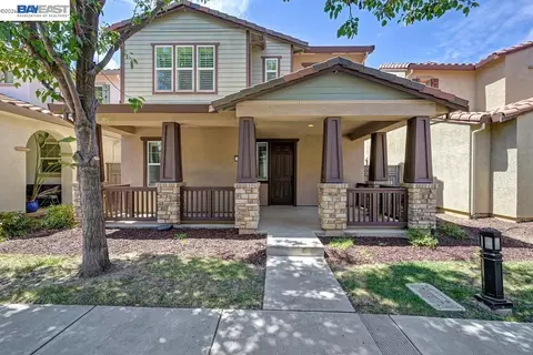 724 N Topiary Ln, Mountain House, CA 95391