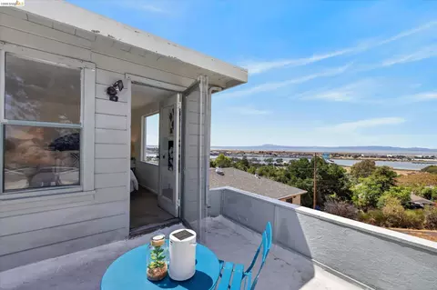 View/Area - 136 Craven St, Vallejo, CA 94590 photo 2 of 3