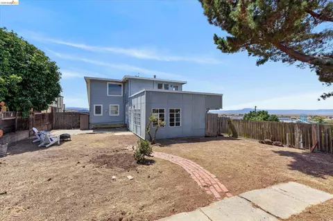 Exterior - 136 Craven St, Vallejo, CA 94590 photo 2 of 6