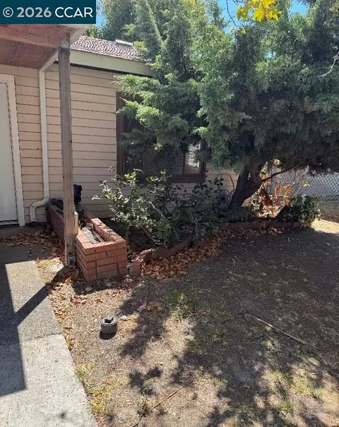 520 Harrison Dr, Richmond, CA 94806 photo 5