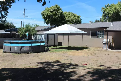 Exterior - 2268 E Marsh St, Stockton, CA 95205 photo 5 of 6