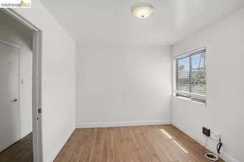 Bedroom - 828 Grant St, Vallejo, CA 94590 photo 2 of 17