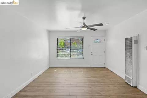 Living - 828 Grant St, Vallejo, CA 94590 photo 5 of 5