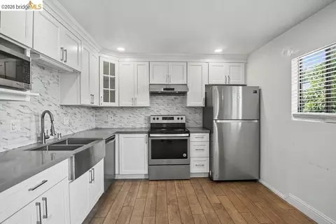 Kitchen - 828 Grant St, Vallejo, CA 94590 photo 2 of 4