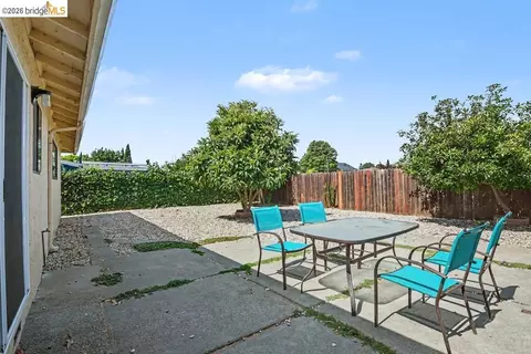 Exterior - 828 Grant St, Vallejo, CA 94590 photo 1 of 5