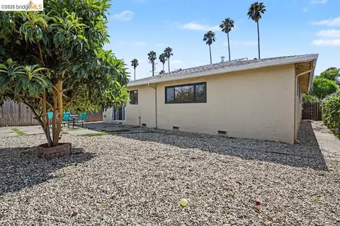 Exterior - 828 Grant St, Vallejo, CA 94590 photo 5 of 5