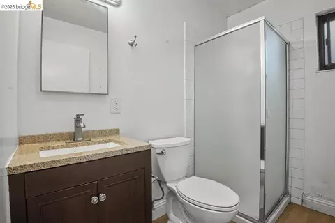 Bath - 828 Grant St, Vallejo, CA 94590 photo 1 of 2
