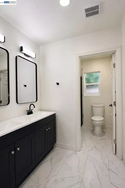 Bath - 201 Barozzi Ave, Modesto, CA 95351 photo 1 of 4