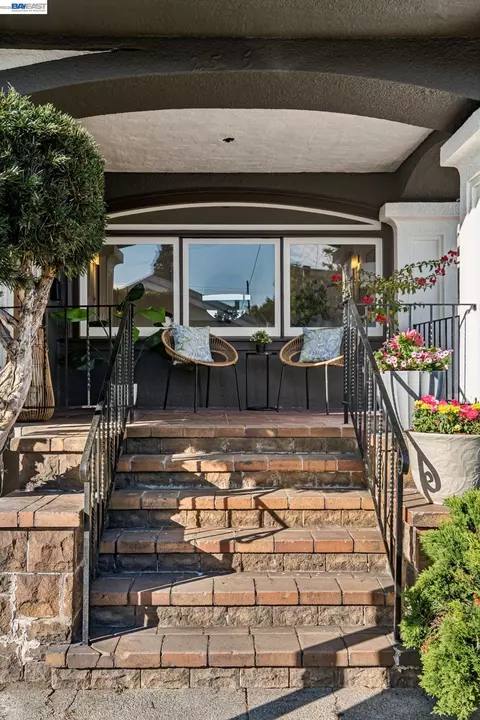 Exterior - 2515 Noble Ave, Alameda, CA 94501 photo 3 of 7