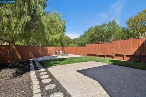 Exterior - 4966 Bayleaf Ct, Martinez, CA 94553 photo 5 of 11