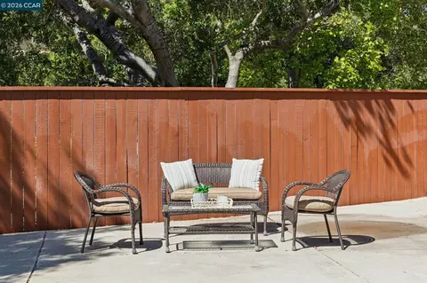 Exterior - 4966 Bayleaf Ct, Martinez, CA 94553 photo 7 of 11