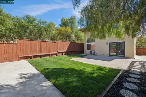 Exterior - 4966 Bayleaf Ct, Martinez, CA 94553 photo 8 of 11