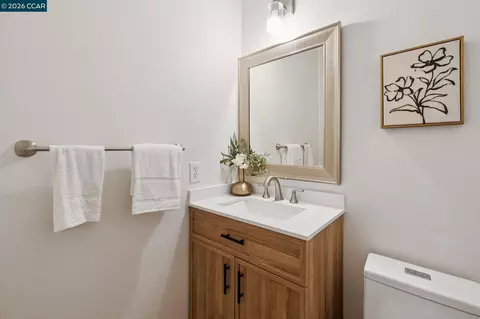 Bath - 4966 Bayleaf Ct, Martinez, CA 94553 photo 1 of 9