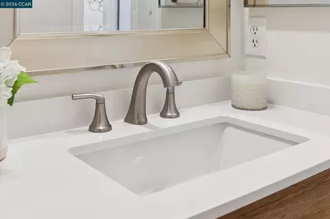 Bath - 4966 Bayleaf Ct, Martinez, CA 94553 photo 9 of 9