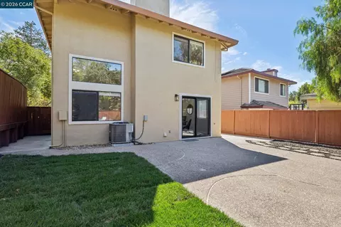 Exterior - 4966 Bayleaf Ct, Martinez, CA 94553 photo 3 of 11